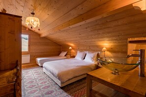 5 Schlafzimmer, Bügeleisen/Bügelbrett, Reisekinderbett, kostenloses WLAN