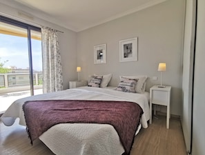 3 bedrooms, iron/ironing board, travel crib, free WiFi