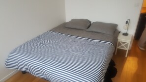 2 habitaciones, tabla de planchar con plancha y wifi gratis