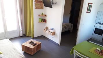 1 chambre, fer et planche Ă repasser, Wi-Fi gratuit, draps fournis