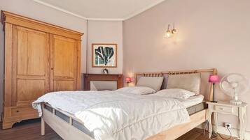 2 slaapkamers, een strijkplank/strijkijzer, gratis wifi