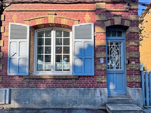 Charmantes Ferienhaus mit Blick auf die Bucht und Garten