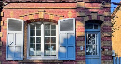 Charmantes Ferienhaus mit Blick auf die Bucht und Garten