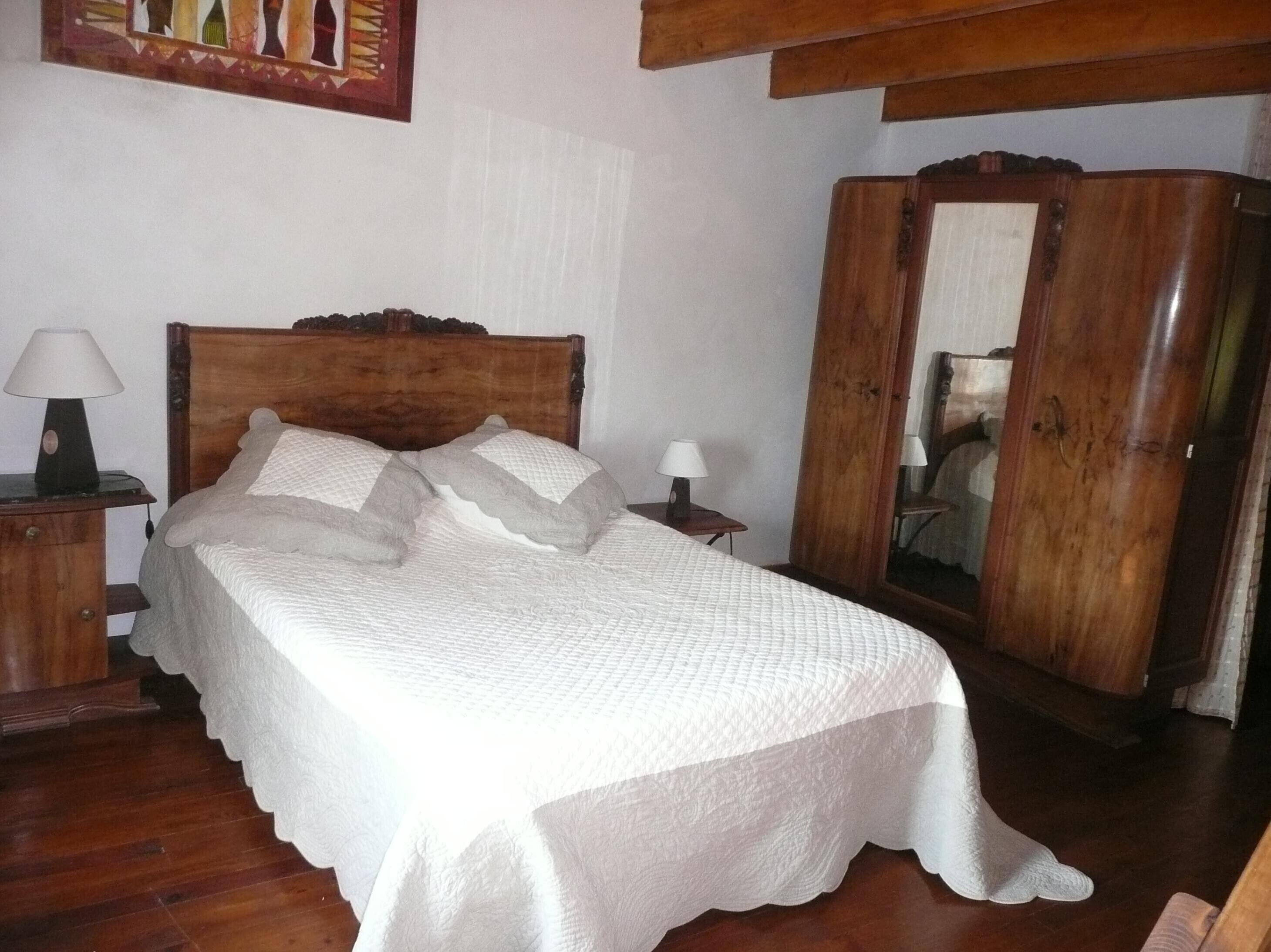 3 chambres, fer et planche à repasser, lit parapluie, Wi-Fi gratuit