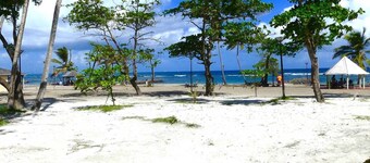 Between sea and rivers, at the gates of the Guadeloupe National Park!