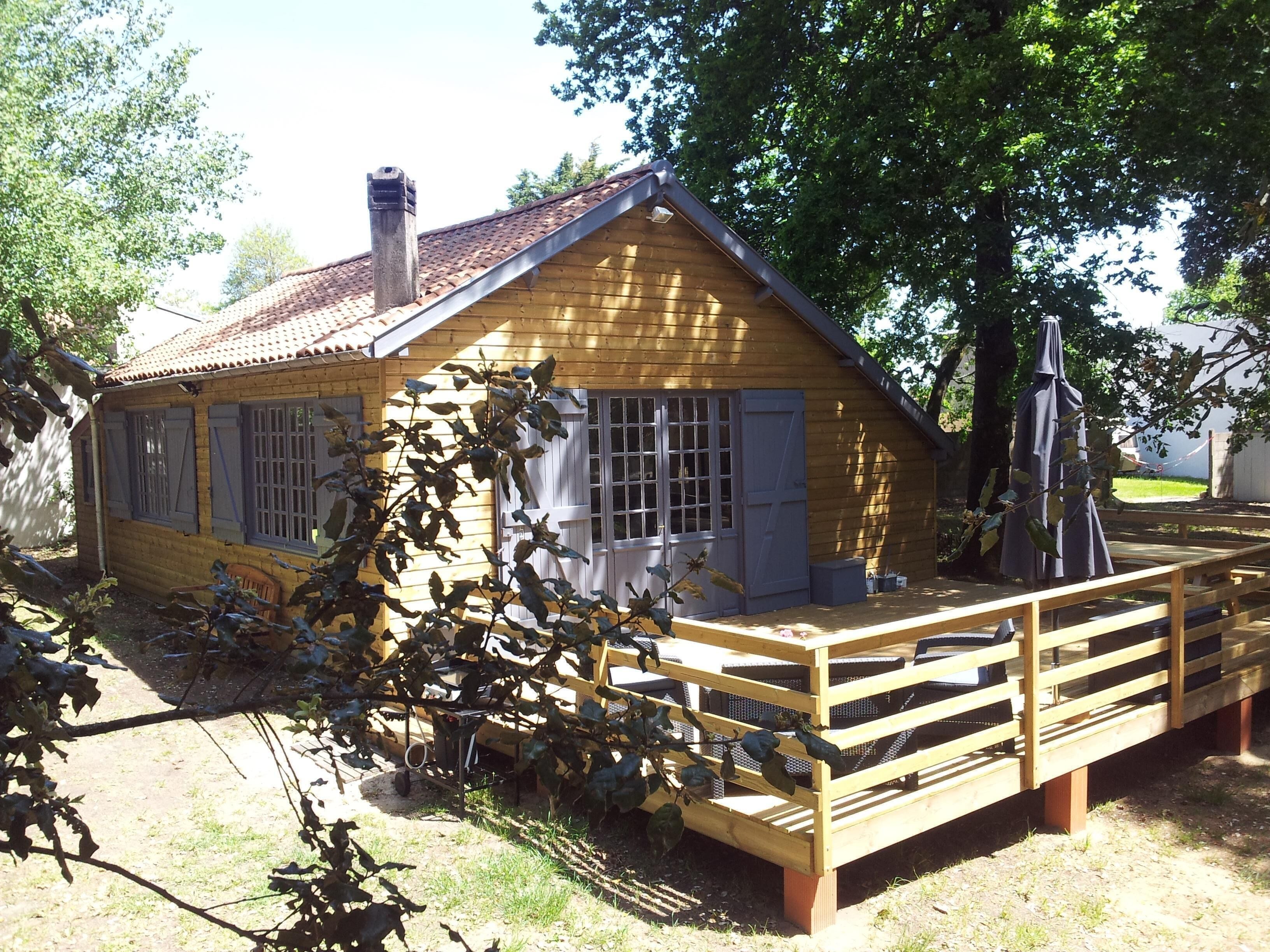 Le chalet et sa terrasse