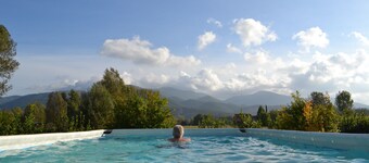 Casa Corten has an independent entrance, private garden  and swimming pool 