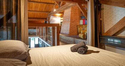 Villa with pool, close to the sea