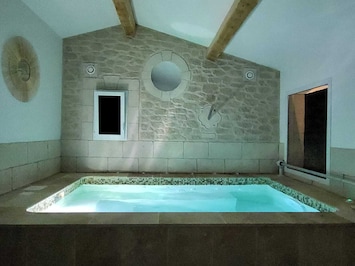nouvelle espaces balneo avec nage a contre courant