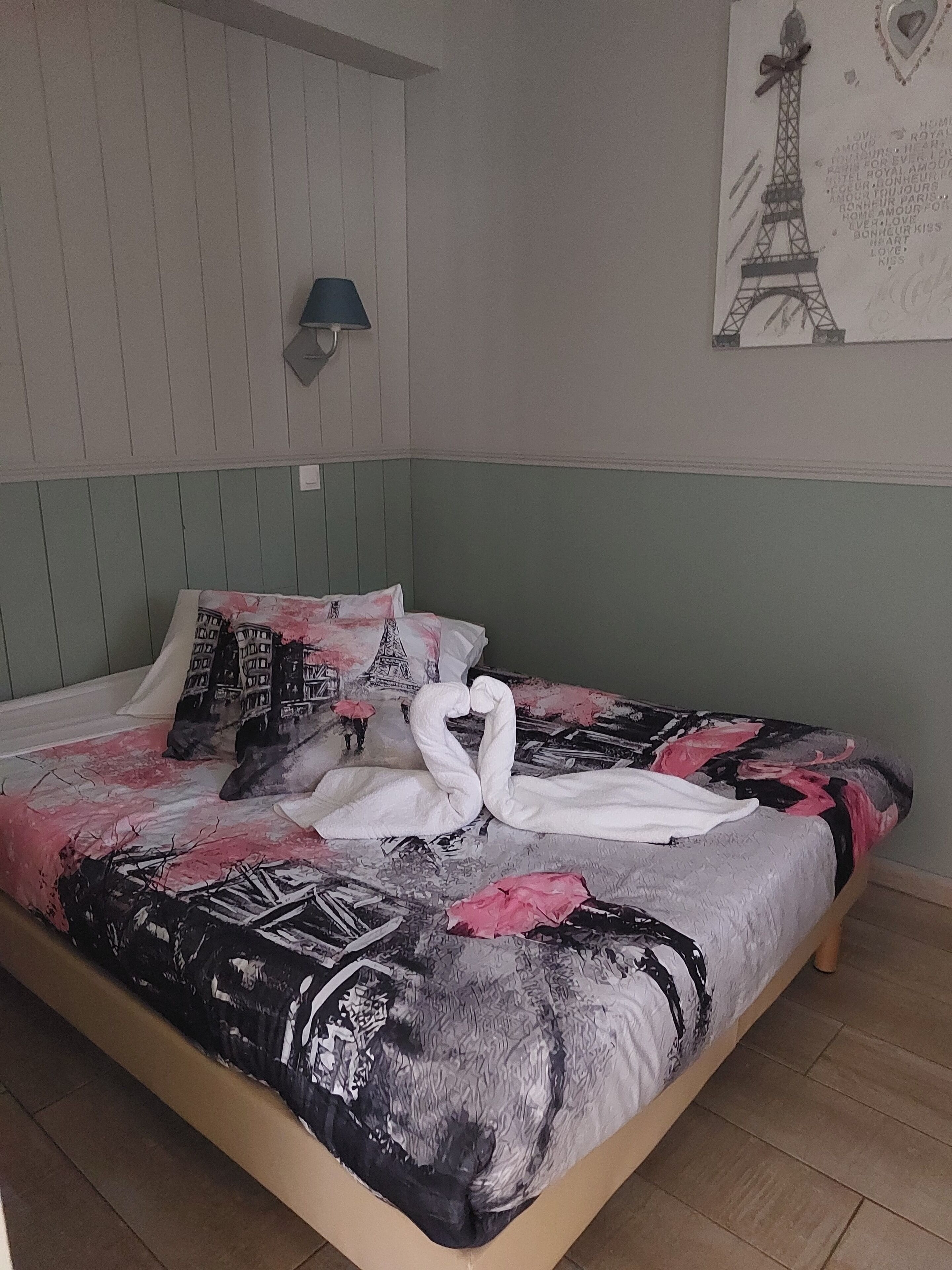 1 多间卧室、熨斗/熨衣板、旅行婴儿床、免费 WiFi