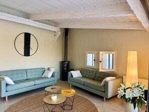 TV, fireplace, ping pong