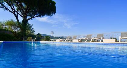 Villa climatisée avec piscine chauffée & vue mer, exceptionnelle sur St-Tropez