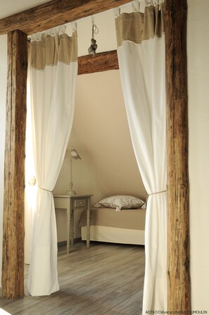 2 bedrooms, iron/ironing board, travel crib, free WiFi - Charming house on the wine route in the "VILLAGE PRÉFÉRÉ DES FRANÇAIS 2022" (FRENCH FAVORITE VILLAGE 2022) (Bergheim)