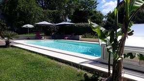 Lämmitetty uima-allas