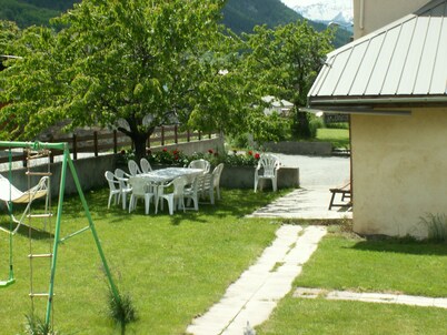 HAUTES ALPES DU SUD, BRIANCON EN CHALET de 15 + 3 pers, 6 SALLES DE BAIN WC