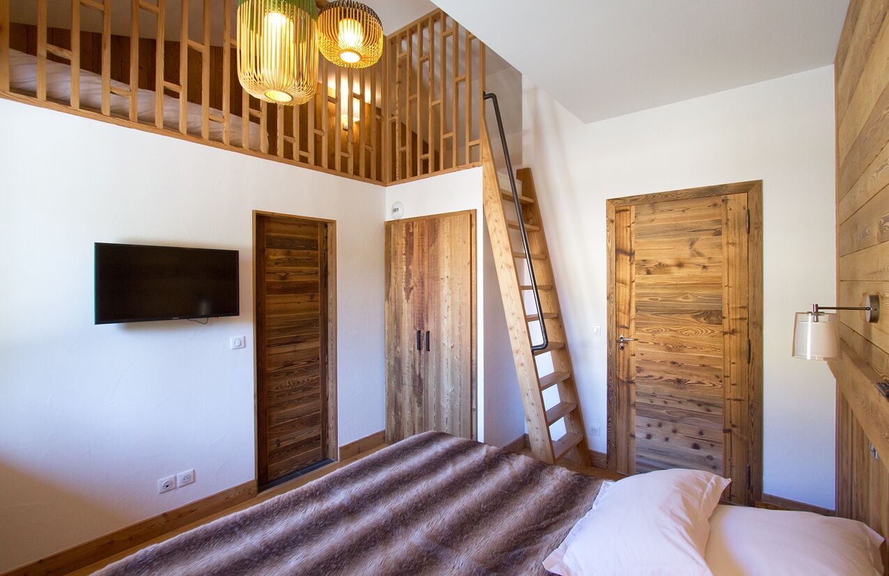 6 slaapkamers, een kluis op de kamer, een strijkplank/strijkijzer