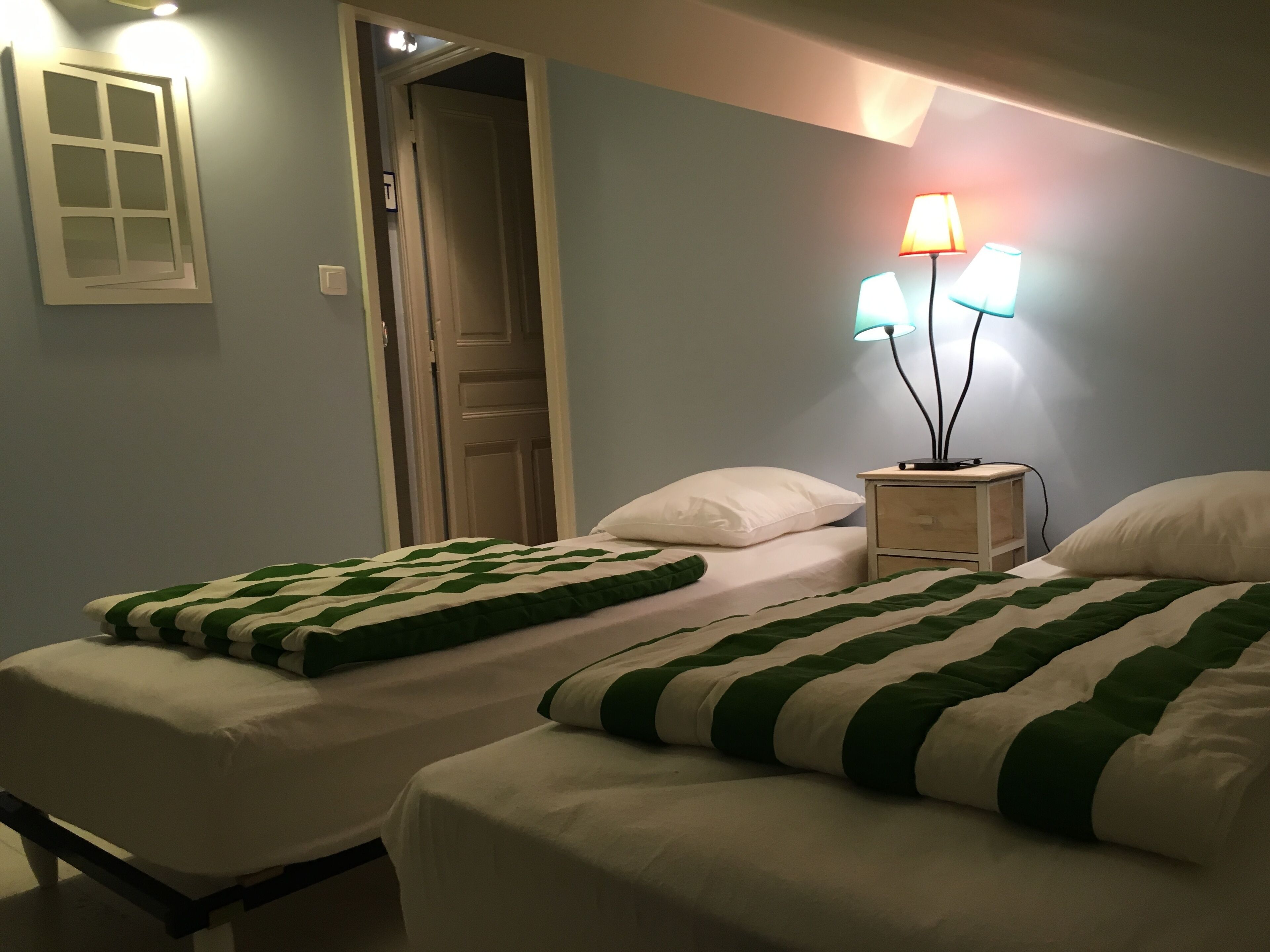 2 bedrooms, iron/ironing board, free WiFi