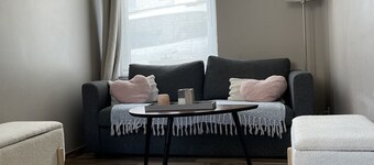 Peaceful house in the heart of the center, with parking & fiber. Sleeps 4-6.