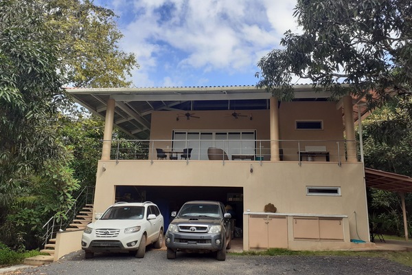 Large 980' sq. Guesthouse studio full floor upstairs with large private terrace