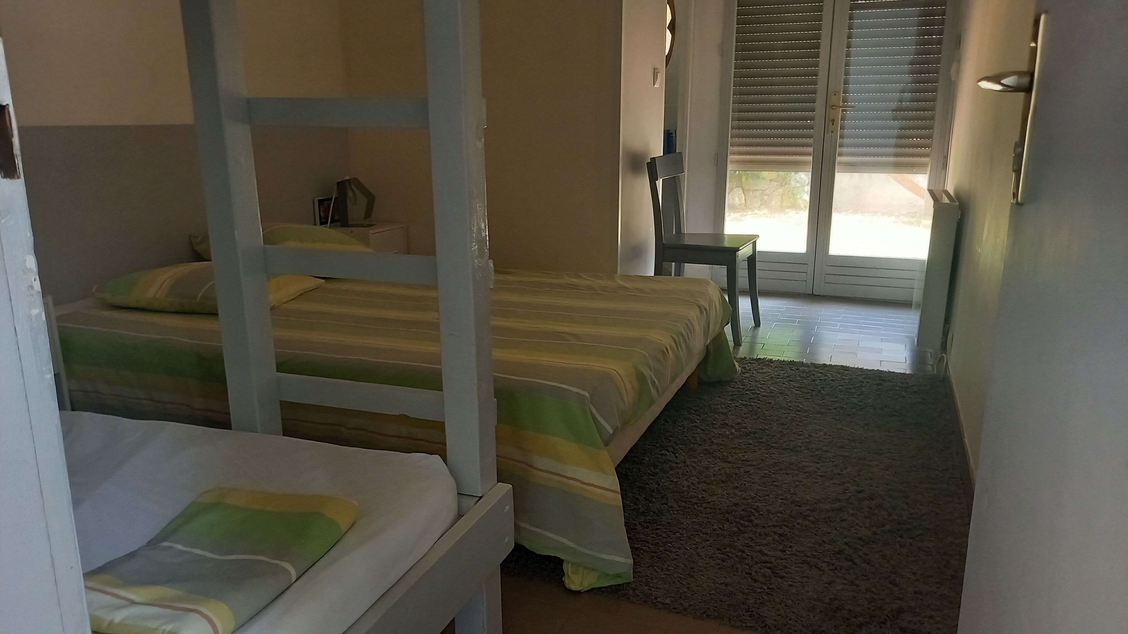 Chambre 1 avec salle de douche