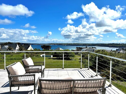 Maison contemporaine de 160 m2, 8 à 9 personnes, vue imprenable sur la mer