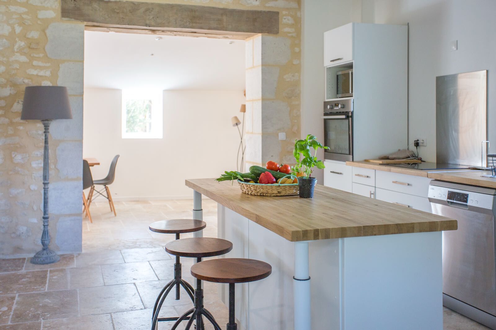 雪櫃、微波爐、焗爐、爐具