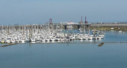 Charming studio close to the beach and the port