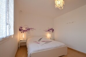 6 chambres, fer et planche à repasser, Wi-Fi gratuit, draps fournis