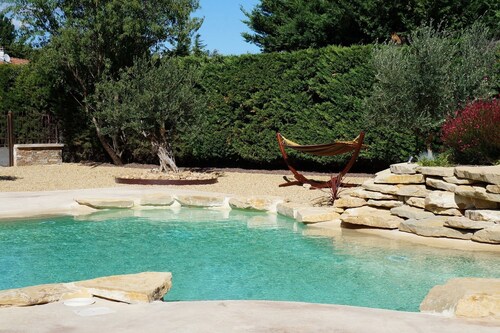 Provence, its lavender, the song of the cicadas, the sun ... Let yourself be seduced ...