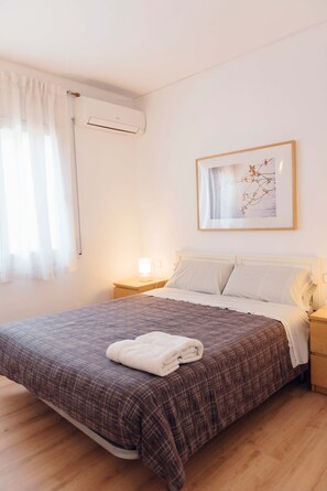 2 bedrooms, iron/ironing board, travel crib, free WiFi