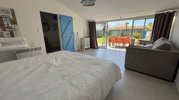 4 slaapkamers, een strijkplank/strijkijzer, reisbedje, wifi