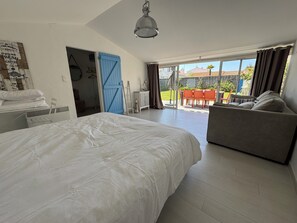 4 chambres, fer et planche à repasser, lit parapluie, Wi-Fi