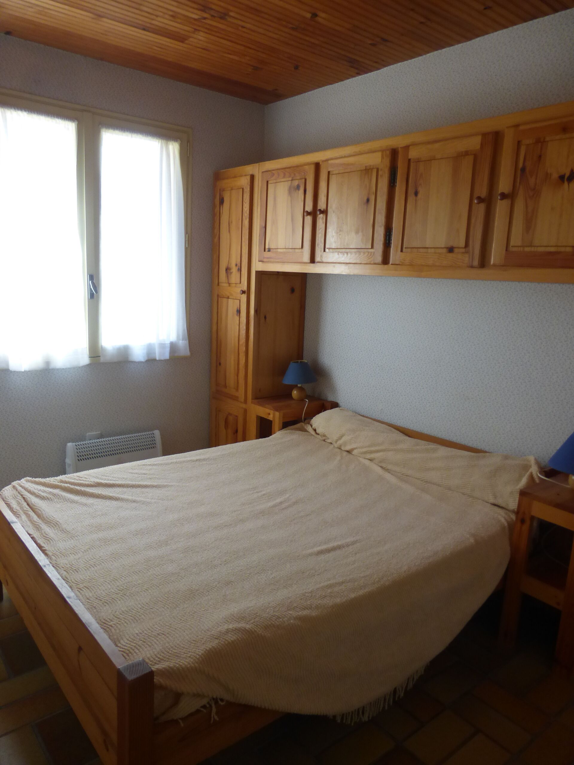 3 slaapkamers, een strijkplank/strijkijzer, wifi