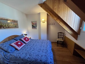 4 bedrooms, iron/ironing board, free WiFi, wheelchair access - T4 apartment in the heart of the village, 4 Diamonds, secure Wifi, (Saint-Lary-Soulan)