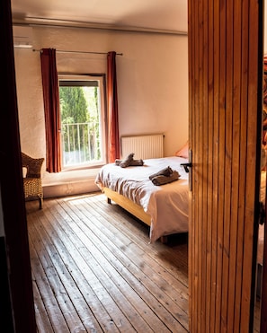 4 Schlafzimmer, Bügeleisen/Bügelbrett, Reisekinderbett, WLAN