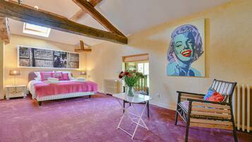 5 dormitoris, escriptori, un bressol de viatge i wifi gratuïta