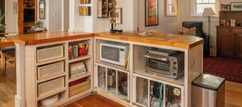 Ollie's House: Cozy Home, A Walk Away from Downtown/MSU