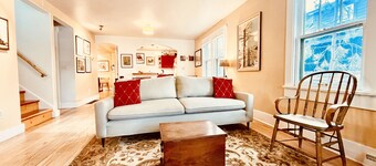 Ollie's House: Cozy Home, A Walk Away from Downtown/MSU