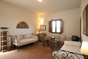 2 室のベッドルーム、デスク、アイロン / アイロン台、WiFi