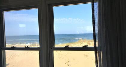 Viehättävä Oceanfront Beach Cottage. . . Tämä on sinun Happy Place!