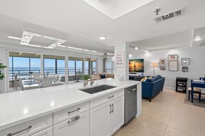 Interior - Beach, Sand, Sun! (Indian Rocks Beach)