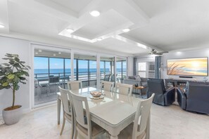 Interior - Beach, Sand, Sun! (Indian Rocks Beach)