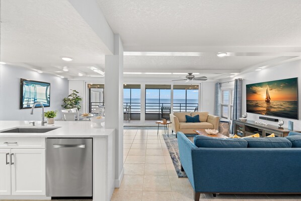 Interior - Beach, Sand, Sun! (Indian Rocks Beach)