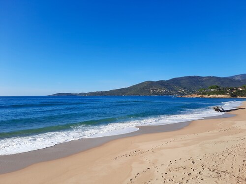 Magnifique Location moderne- Vue mer imprenable à 3 minutes de la plage