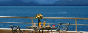 Terrace/patio - Cacique Inacayal Lake & Spa Hotel (San Carlos de Bariloche)
