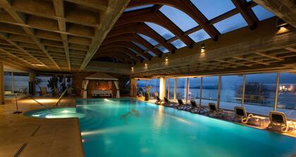 Cacique Inacayal Lake & Spa Hotel