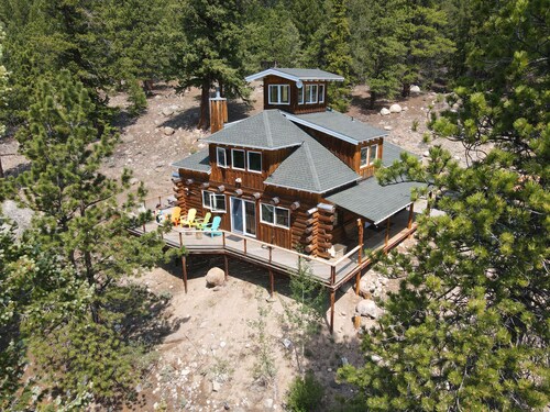 Stunning Mountain Home for the Families & Outdoor Enthusiasts