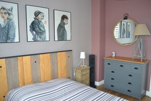 1 chambre, fer et planche à repasser, lit parapluie, Wi-Fi gratuit