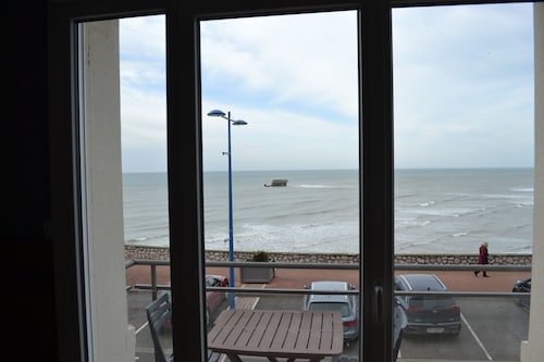 Bright apartment with balcony facing the sea 4 people. Classified ⭐️⭐️⭐️ WIFI