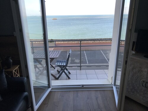 Bright apartment with balcony facing the sea 4 people. Classified ⭐️⭐️⭐️ WIFI